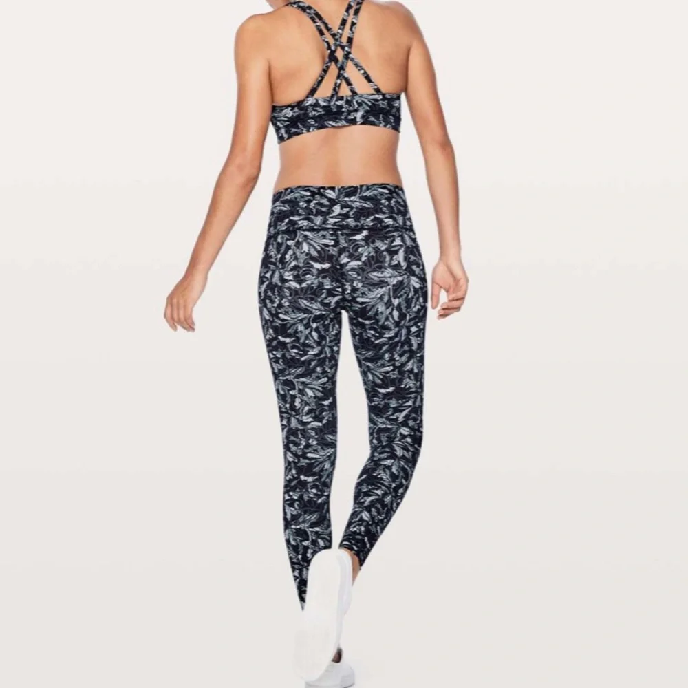 Lululemon Wunder Under Tight 28